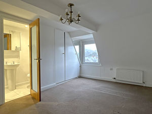Penthouse Flat- click for photo gallery